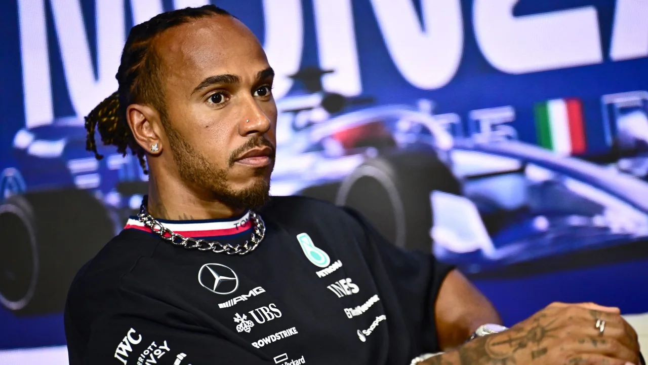 Lewis Hamilton criticizes ‘completely unacceptable’ comments from Red Bull’s Helmut Marko about Sergio Pérez